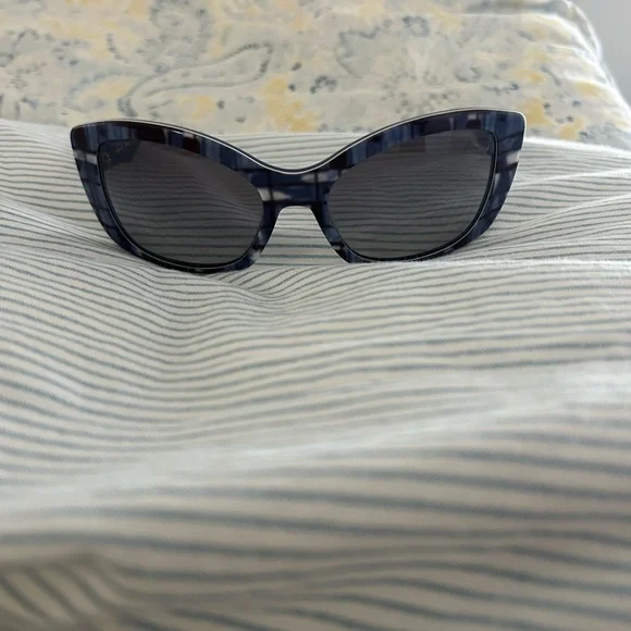 Prada Blue and White Sunglasses - Picture 2 of 12